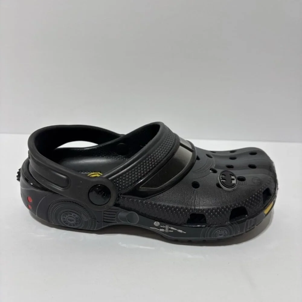 Crocs Big Kids’ Batman Batmobile Black Clogs, Boys’ Size 2 M